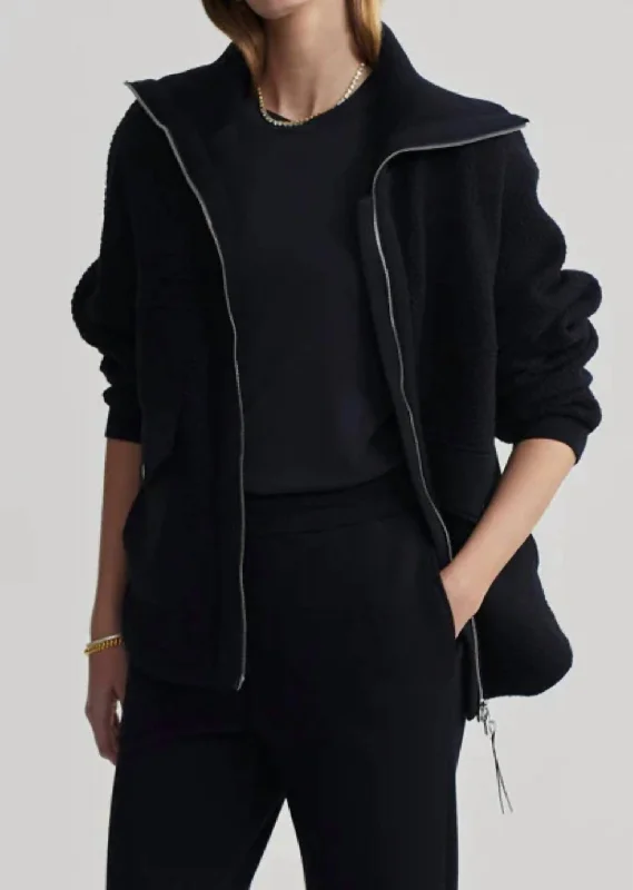 Eleanor Patch Pocket Fleece Jacket In Black