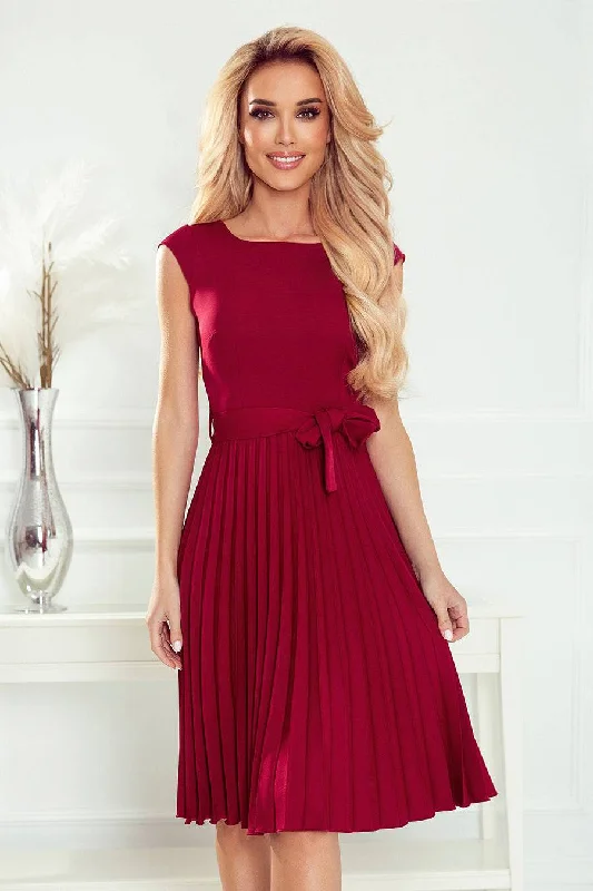 casual day dressNumoco 311-11 LILA Pleated dress with short sleeves - color burgundy