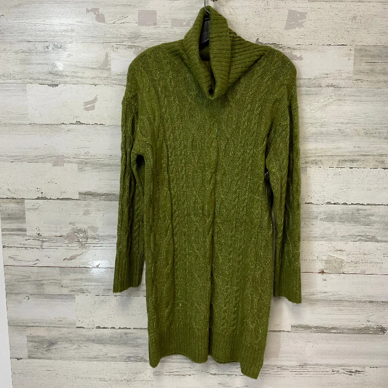 layered dressDress Sweater By 525 In Green, Size: Xs