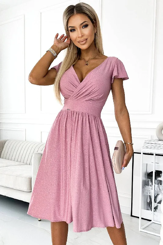 fitted bodycon dressNumoco 425-2 MATILDE Dress with a neckline and short sleeves - powder pink with glitter