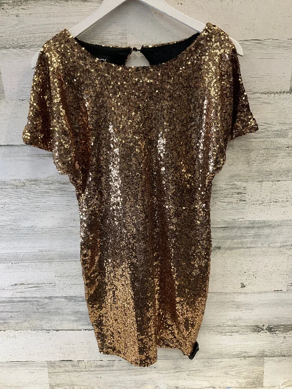 chic wrap dressDress Casual Short By Hanky Panky In Gold, Size: L